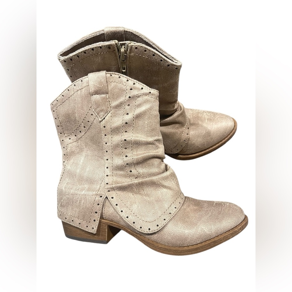 Very G B Don Women’s Western Casual Cowgirl Fall Boots Sz 6 Cream Party/Concert